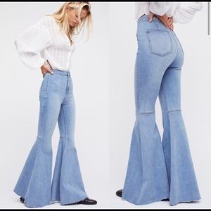 FREE PEOPLE Float On Flare Jeans - Bermondsey Blue